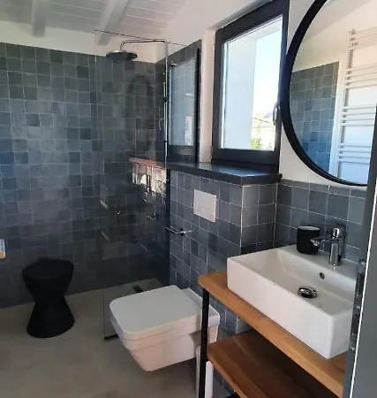 The Pines - Experiment Favelas Bed & Breakfast