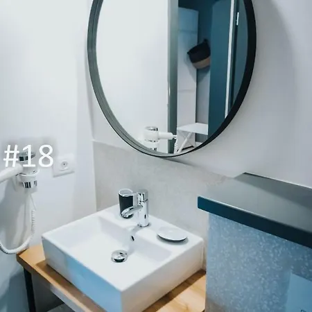 The Pines - Experiment Favelas B&B