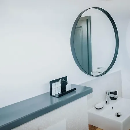 The Pines - Experiment Favelas