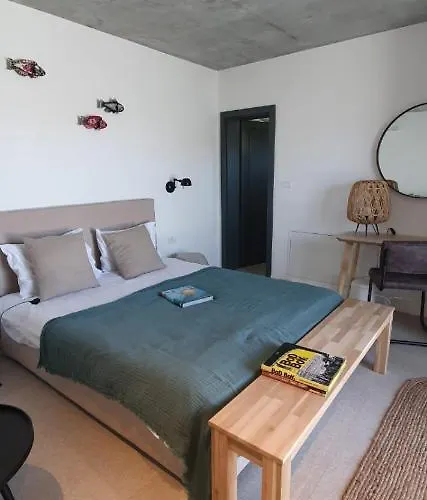 The Pines - Experiment Favelas B&B 4*