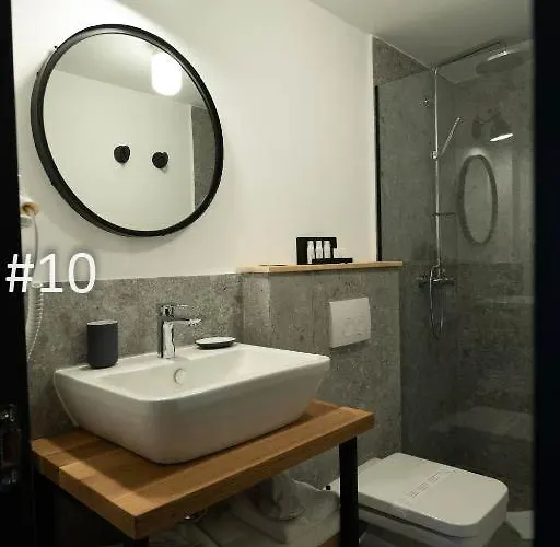 The Pines - Experiment Favelas B&B 4*