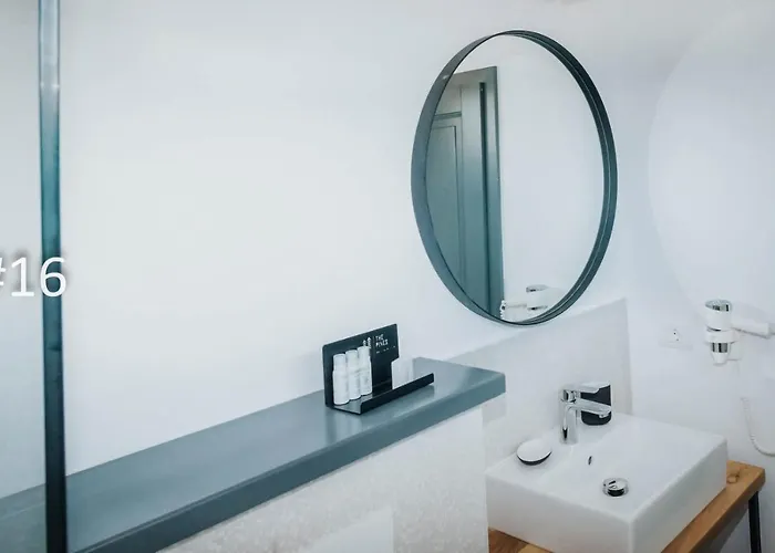 The Pines - Experiment Favelas