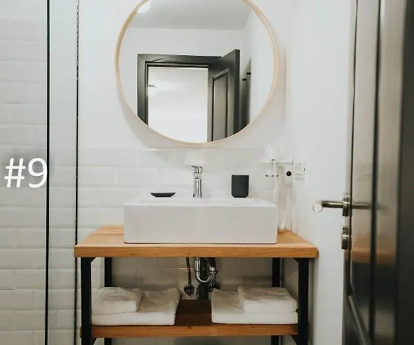 The Pines - Experiment Favelas 4*